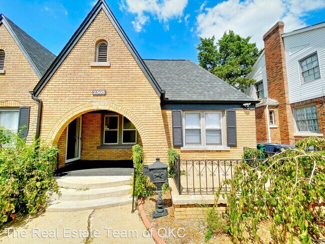 Foto del edificio - 2 br, 1 bath House - 2305 NW 25th Street