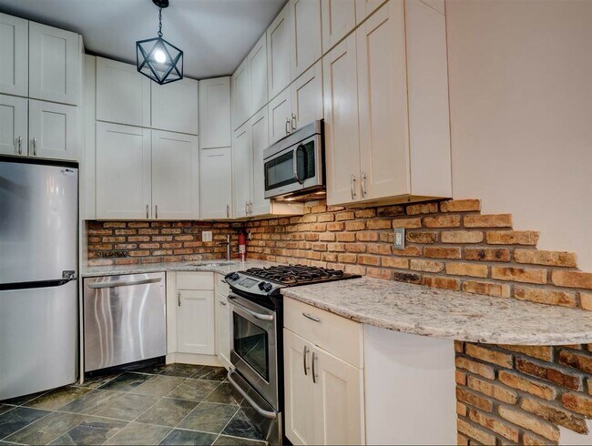 Building Photo - 267 Grove St