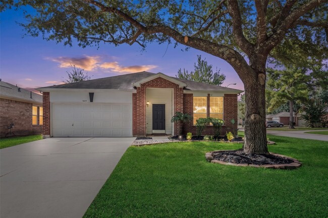 Building Photo - 923 Shirefield Ln
