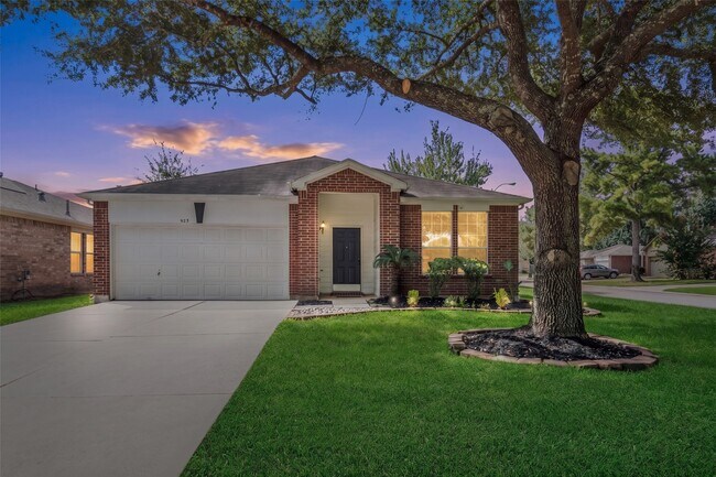 Foto del edificio - 923 Shirefield Ln