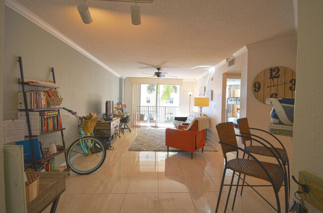 Building Photo - 1801 N Flagler Dr