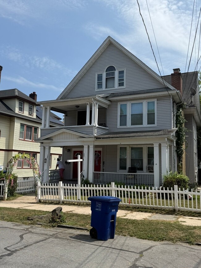 Building Photo - 141 Herkimer St