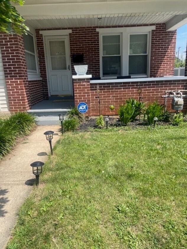 Foto principal - 1751 Monroe St