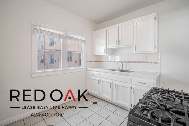 Building Photo - 1056 Normandie Ave