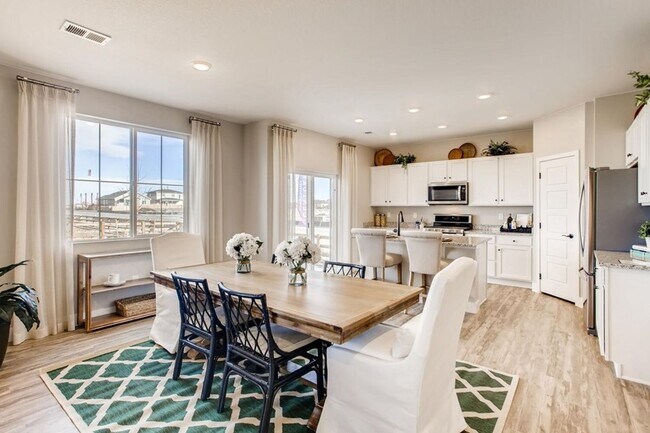 Foto del edificio - Gorgeous 3bed/3bath w/ Mountain Views - Bu...