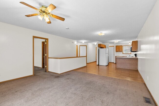 Foto del edificio - 7223-7229 Silverthorn