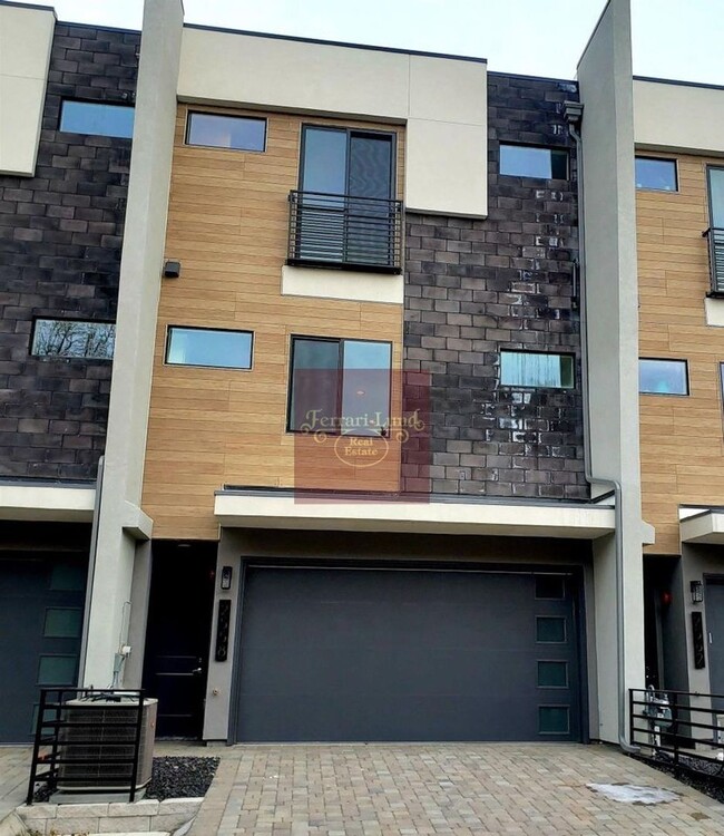 Foto del edificio - Beautiful Townhome by the Truckee River- K...