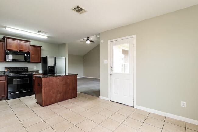 Building Photo - 4810 Tulip Trail Ln