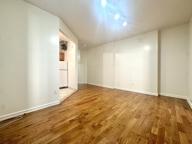 Building Photo - 610 W 150th St