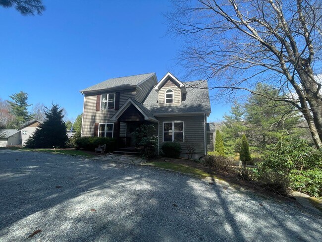 Building Photo - 412 Frank Lewis Road