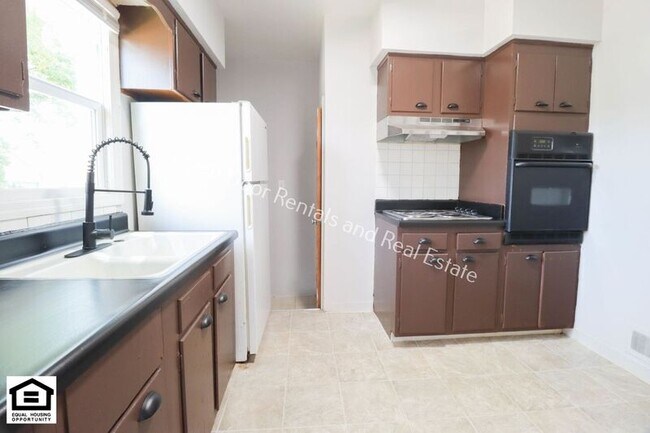 Foto del edificio - 1601 E Rudisill Blvd