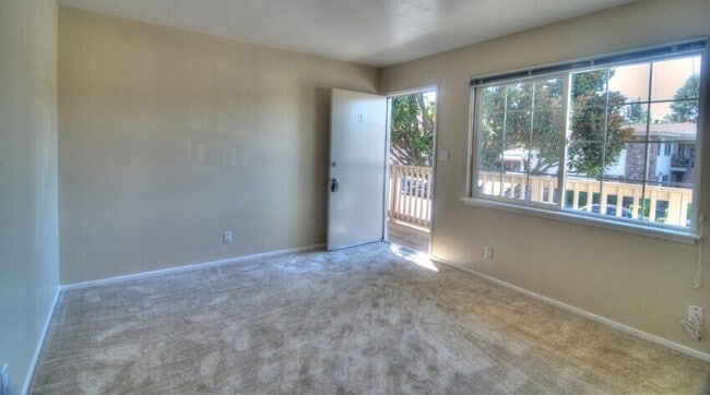 Building Photo - 505 Columbia Ave