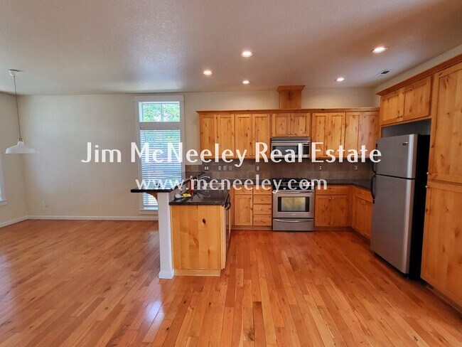 Foto del edificio - 3 br, 2 bath House - 9340 SW Coral St # 13