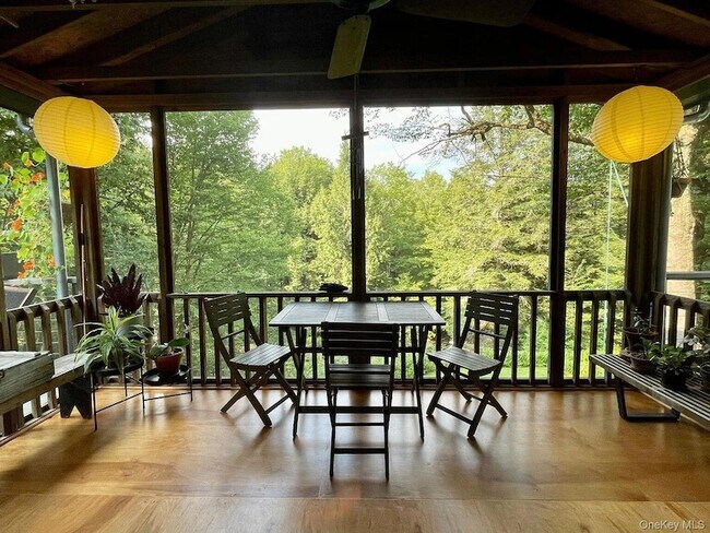 Foto del edificio - 277 Creamery Rd