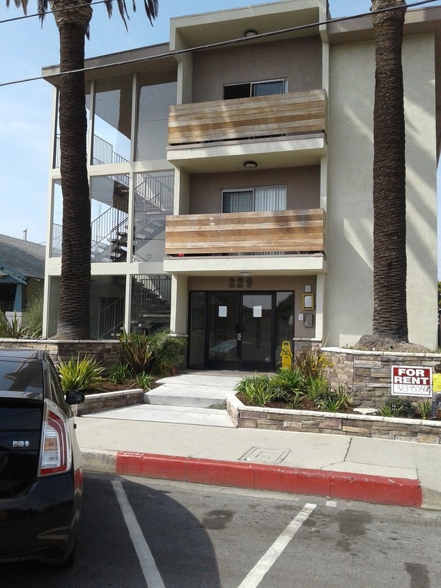 229 W Queen St, Inglewood, CA 90301 Apartments in Inglewood, CA