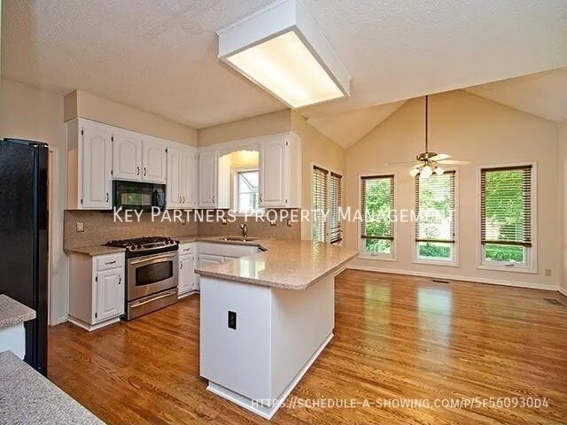 Building Photo - 14281 S Arapaho Dr