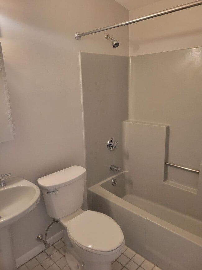 Building Photo - 306 Buddington Rd