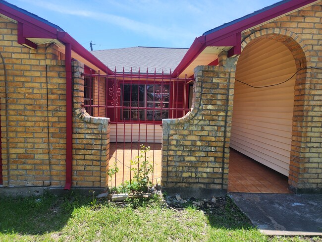 Building Photo - 14834 Keelby Dr
