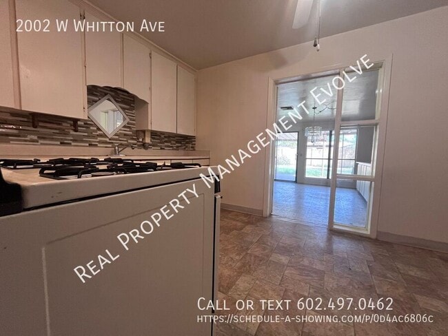 Foto del edificio - 2002 W Whitton Ave
