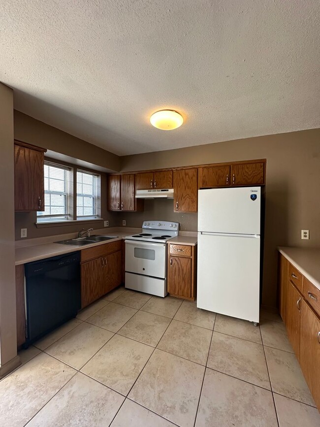 Building Photo - 126 Inlet Reach Cir