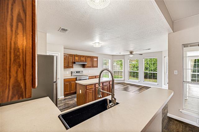 Foto del edificio - 2131 Post Wood Ln