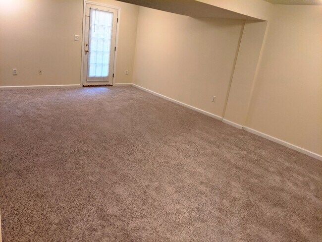 Building Photo - 2034 Amber Way