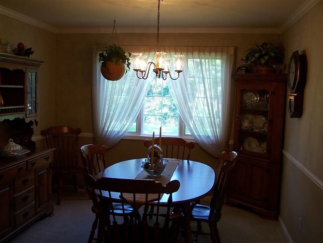 Building Photo - 3 br, 1.5 bath  - Luxury Duplex West Unit