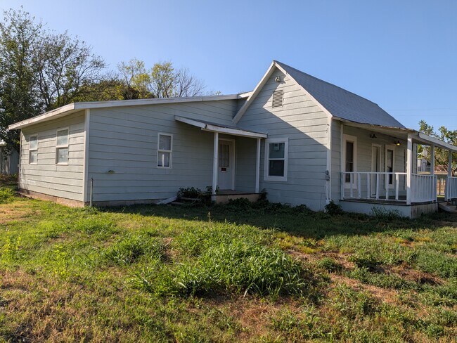 Building Photo - 107 Spur Rd