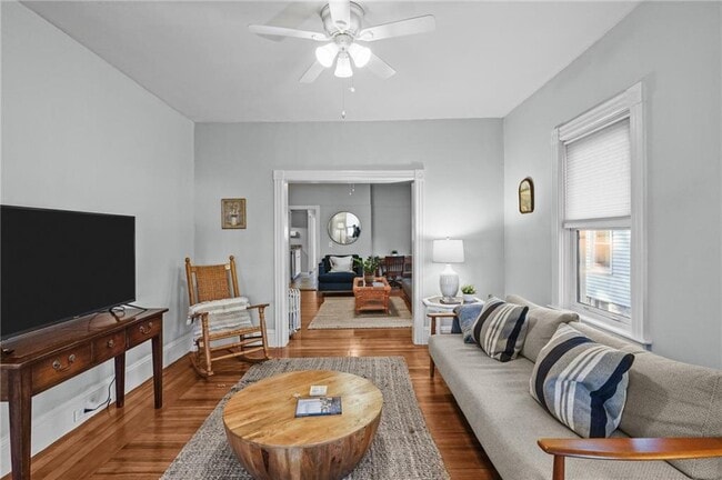 Foto del edificio - 48 Constitution St