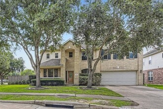 Building Photo - 16703 Summer Cypress Ct