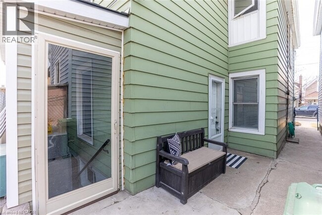 Building Photo - 132 Barnesdale Ave N