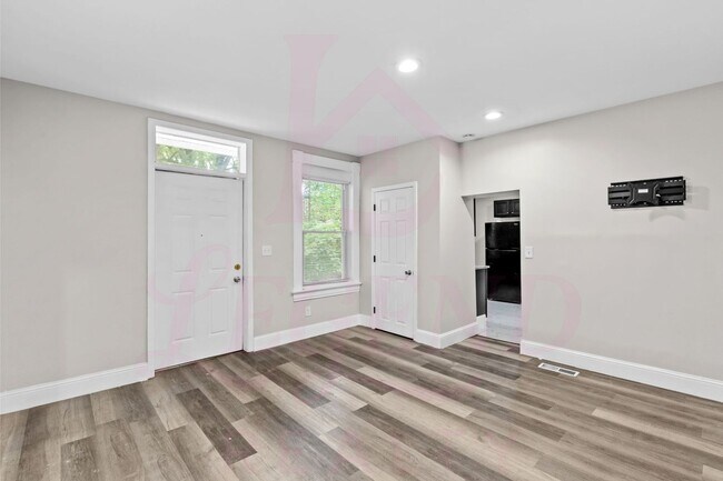 Building Photo - Updated 2-Bedroom Brick Home in Benton Par...