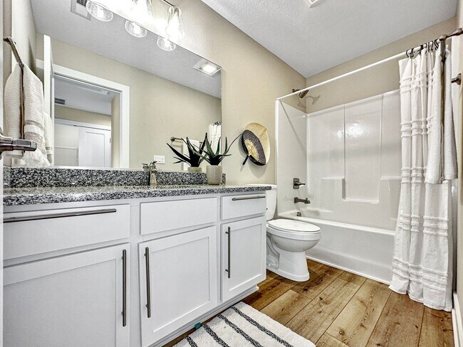 Foto del edificio - Luxury New Construction Townhome with Atta...
