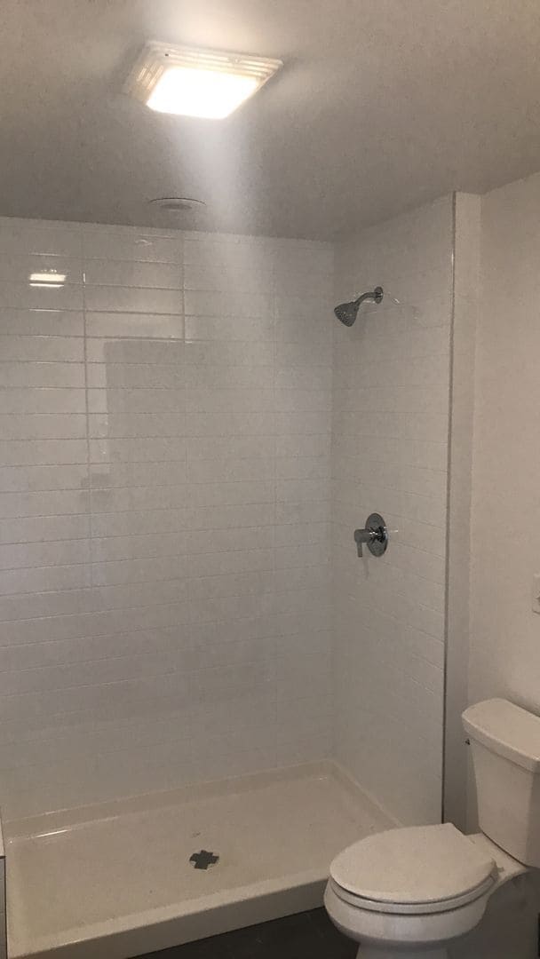 Building Photo - Newer Condo