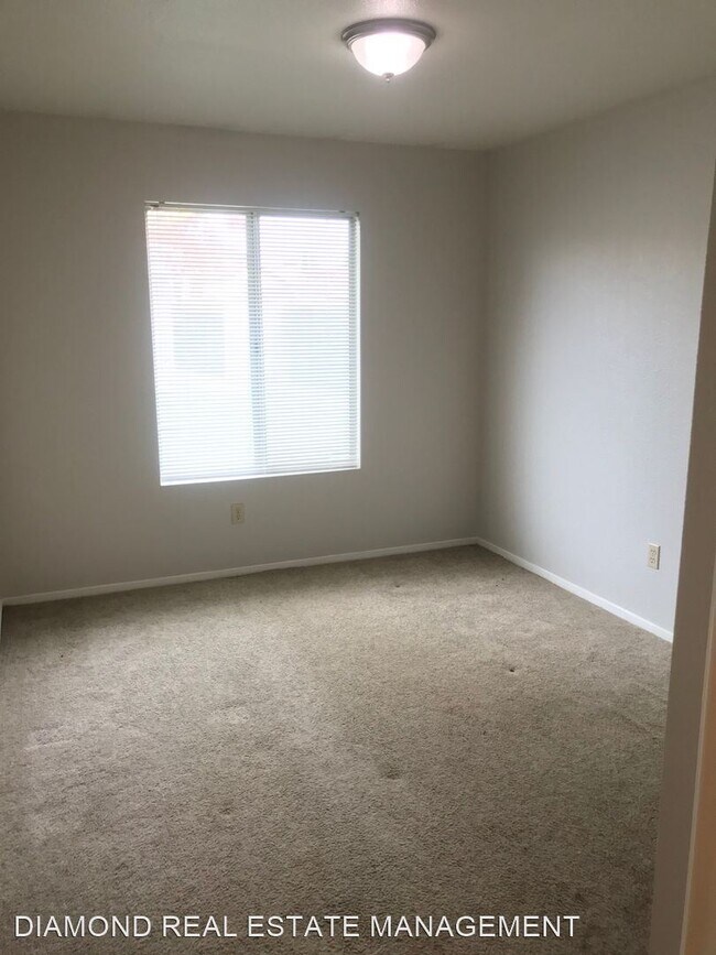 Building Photo - 3118 Brookside Dr