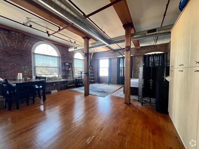 Building Photo - 229 Brighton Ave