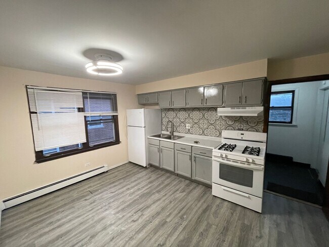 Foto del edificio - 1912 W State St