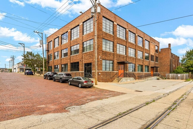 Building Photo - 1216 SW Adams St