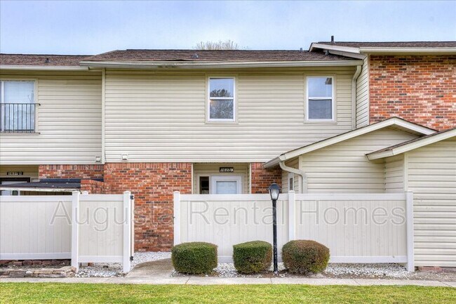 Building Photo - 1637 Goshen C