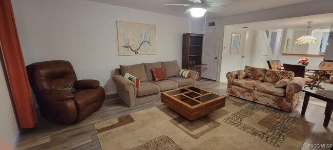 Foto del edificio - 340 E Glassboro Ct