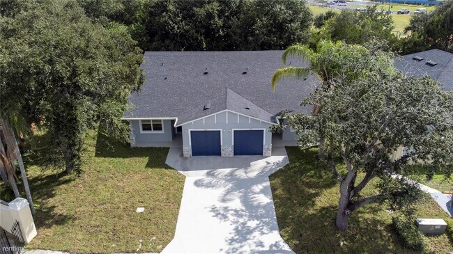Foto del edificio - 3 br, 2 bath House - 1081 Universal Rest P...
