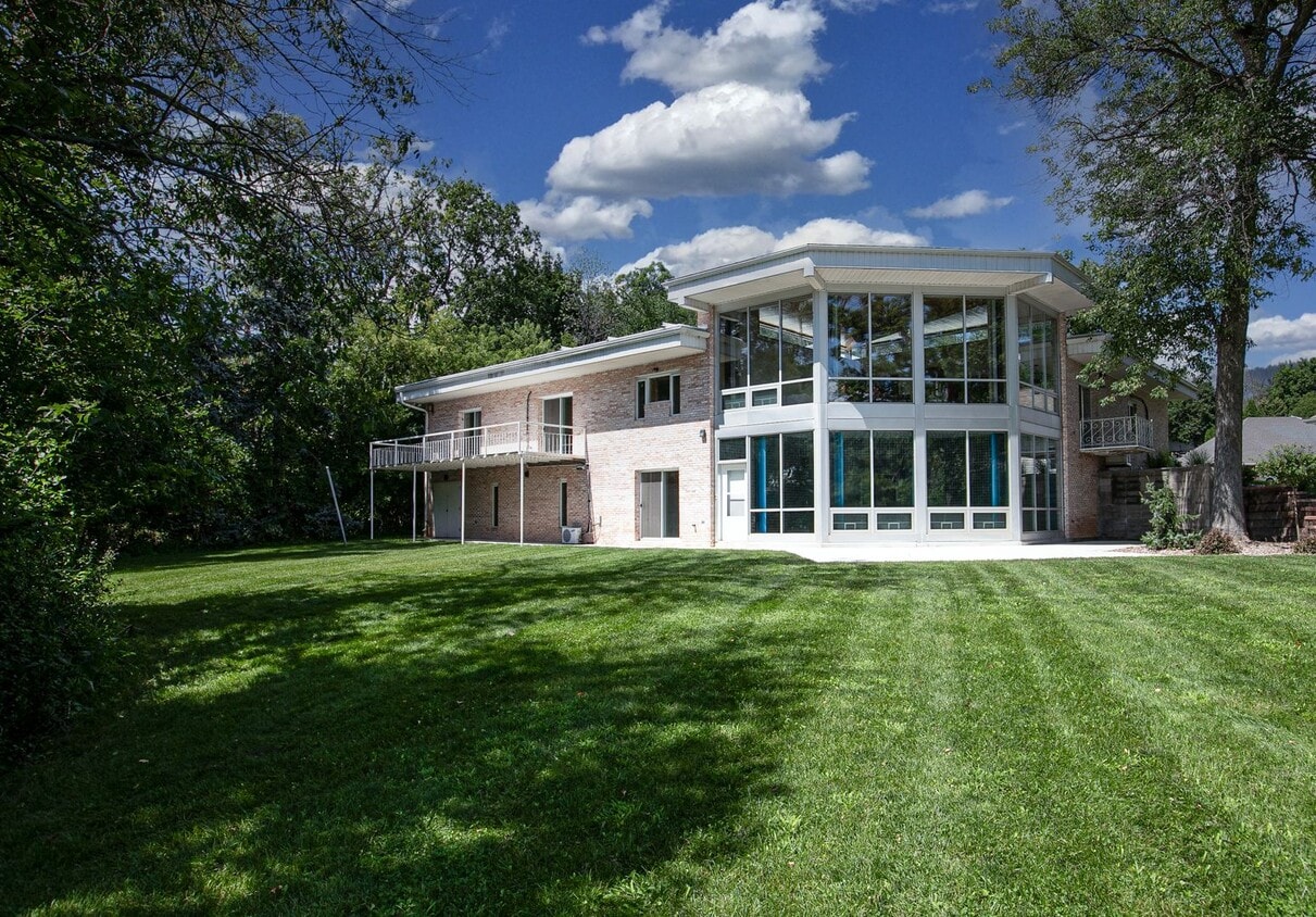 Primary Photo - Luxury Riverfront Home