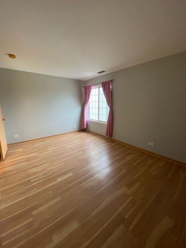 Building Photo - 2625 Carrolwood Rd