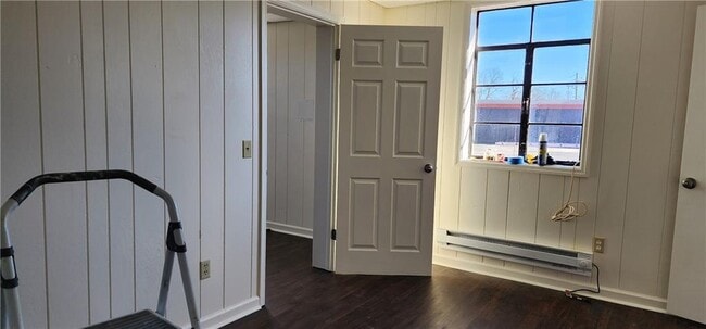 Building Photo - 15 S Main St