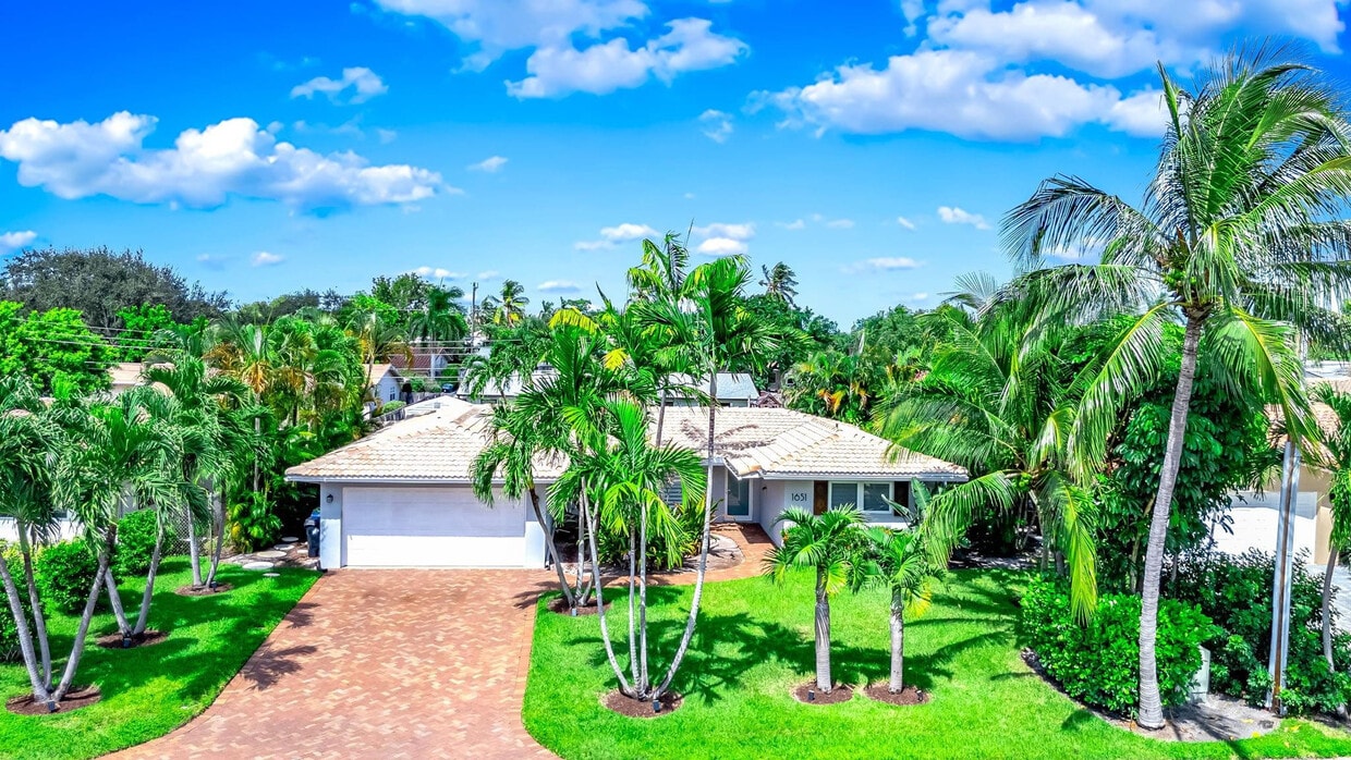 Foto principal - 1651 NE 54th St