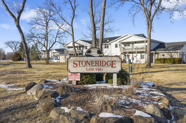 Building Photo - Stoneridge Apartments