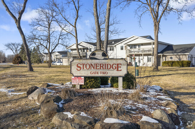 Building Photo - Stoneridge Apartments