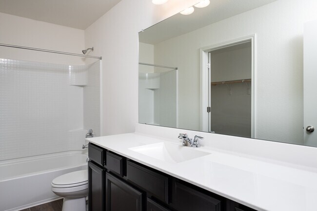 Building Photo - 320 Bell Rings Dr