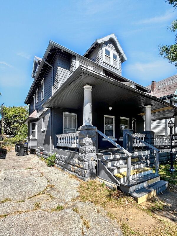 Foto del edificio - 10721 Columbia Ave