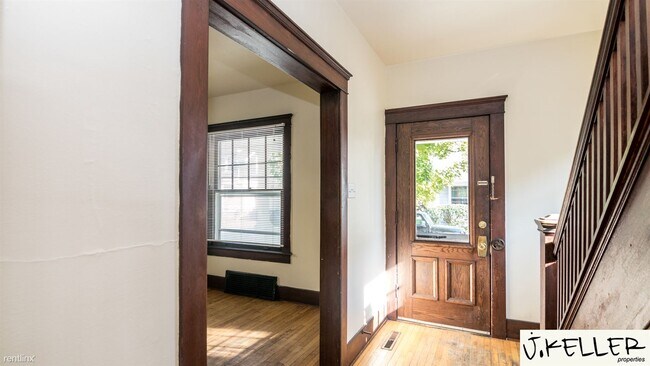 Foto del edificio - 4 br, 1 bath House - 112 Adams Ave
